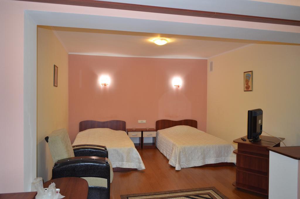 Casa Alba Hotel Ramnicu Valcea Ngoại thất bức ảnh