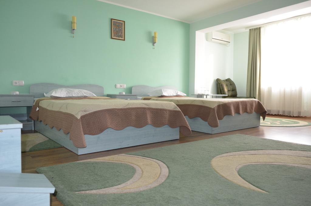 Casa Alba Hotel Ramnicu Valcea Ngoại thất bức ảnh
